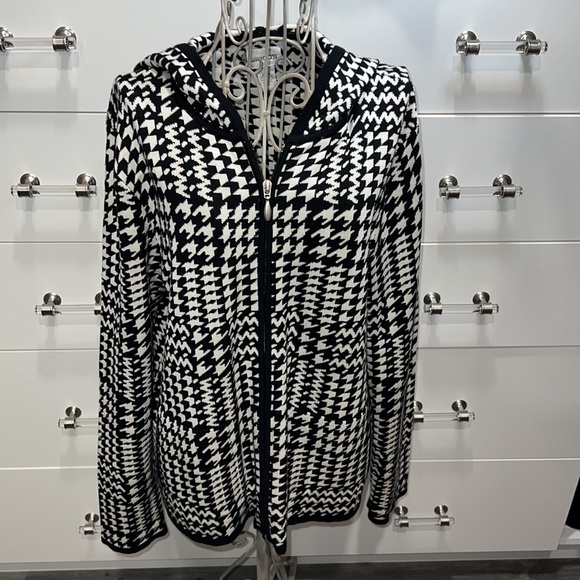Chico's Sweaters - Chicos Silk Blend Hoodie Sweater Full Zip, size 1 (M)